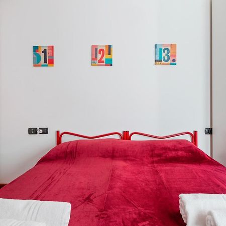 Milano-Rubattino Budget Apartment Bagian luar foto