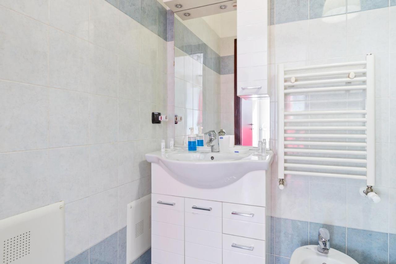 Milano-Rubattino Budget Apartment Bagian luar foto