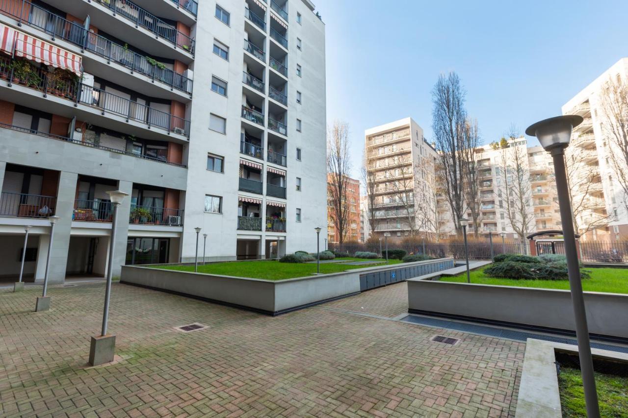 Milano-Rubattino Budget Apartment Bagian luar foto